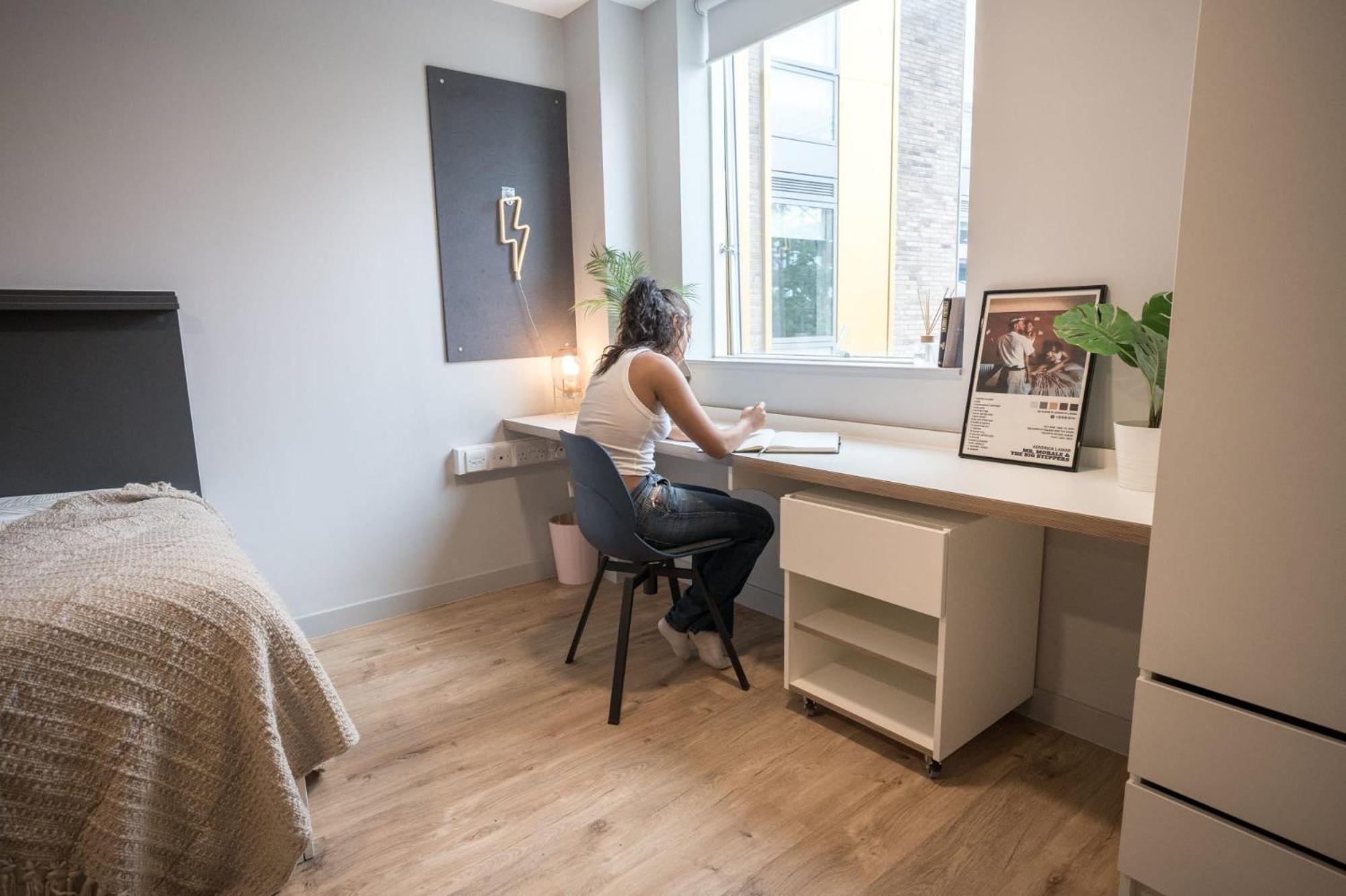 Apartment For Students Only The West Wing In Cardiff